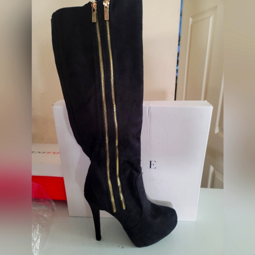 Beautiful suede black knee high boots